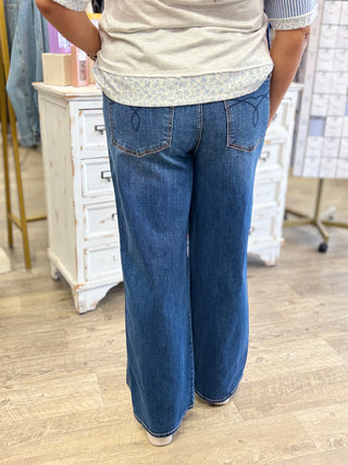 Judy Blue High Waist Wilhemina Baggy Denim Jeans