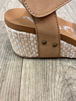 The Abby Wedge by Very G